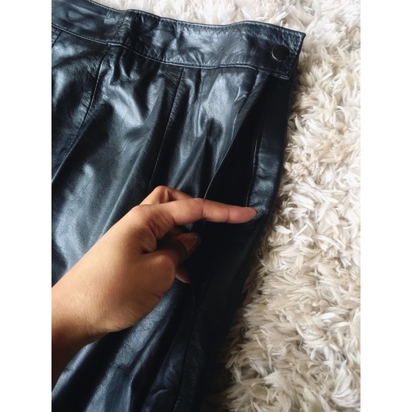 Vintage Pelle Cuir Leather Skirt 🖤 - Picture 2 of 4